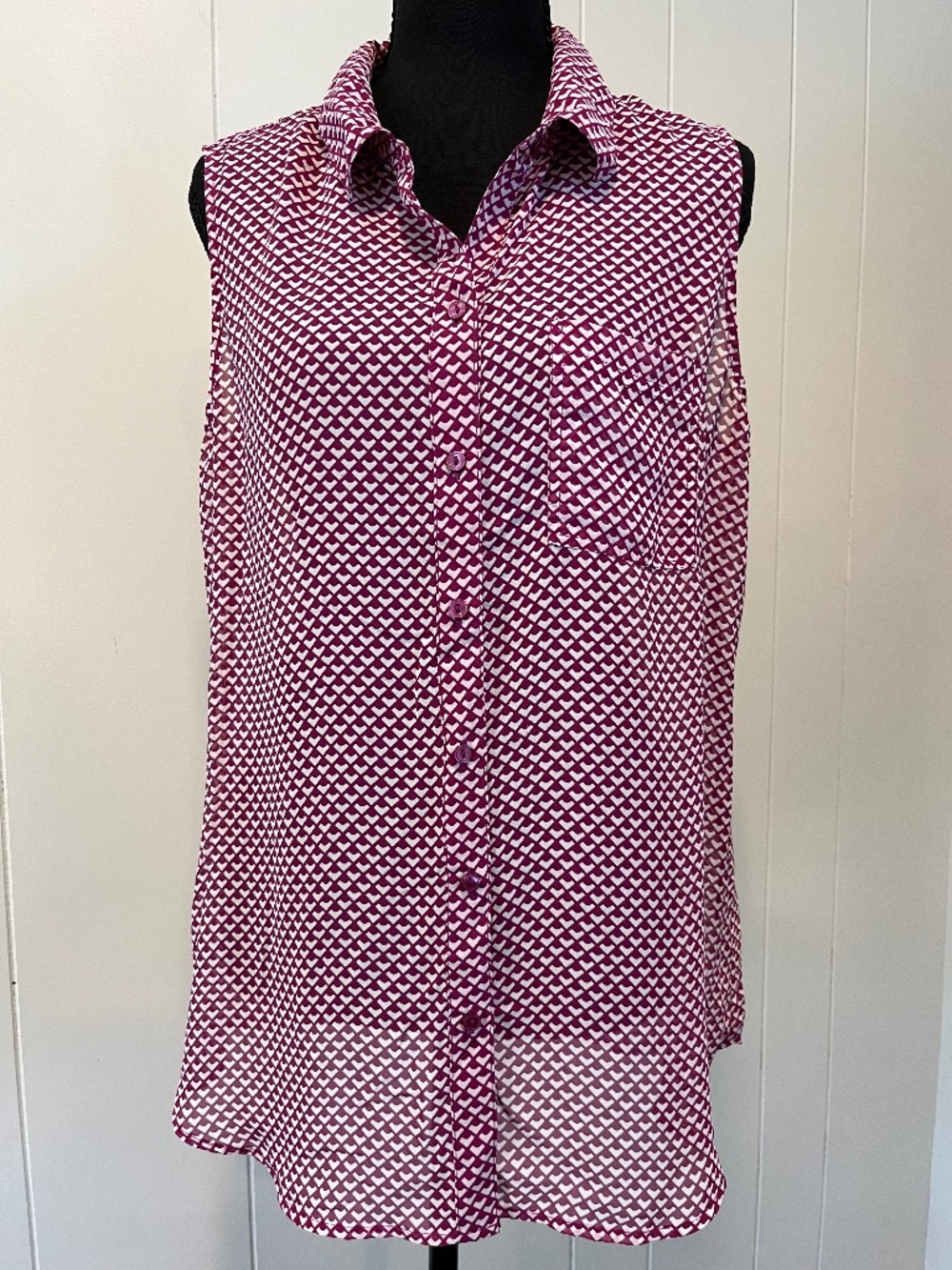 Liz Claiborne Sleeveless Sheer Magenta Chiffon Blouse sz L Classic Office Wear
